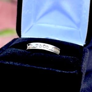 NWOT Tiffany and Co. band “Unisex” 1837, rare s& beautiful ring